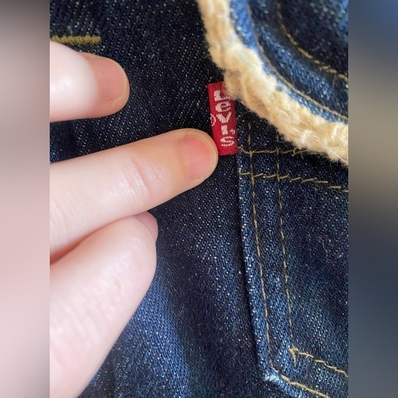 VINTAGE Levi’s Sherpa trucker jacket - Picture 3 of 7